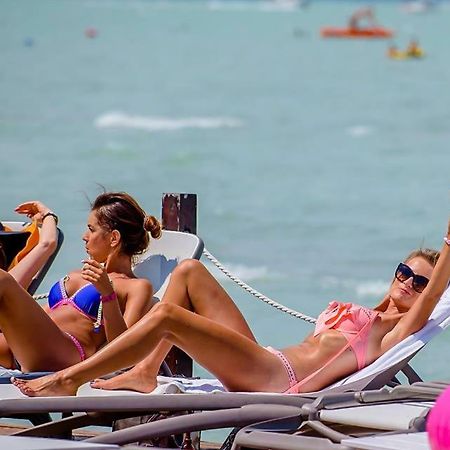 Almos Apartman Siófok Exteriör bild